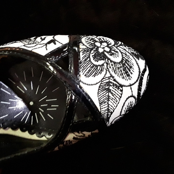 Naughty Monkey Candyland Pump - Picture 7 of 13